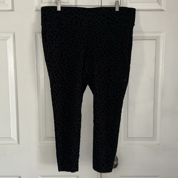 Torrid Crushed Velvet Animal Print Pull On Pixie Pants - Picture 3 of 7